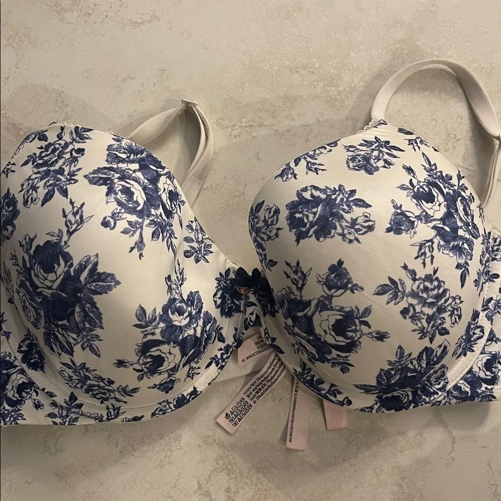 Victoria's Secret Lined Perfect Coverage bra with a blue white floral